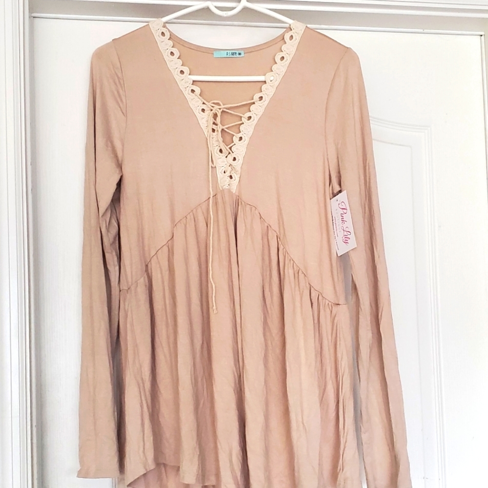 Pink Lily Boutique top, Large, tan/ beige